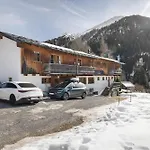 Steinbock - St Anton Апартаменты *
